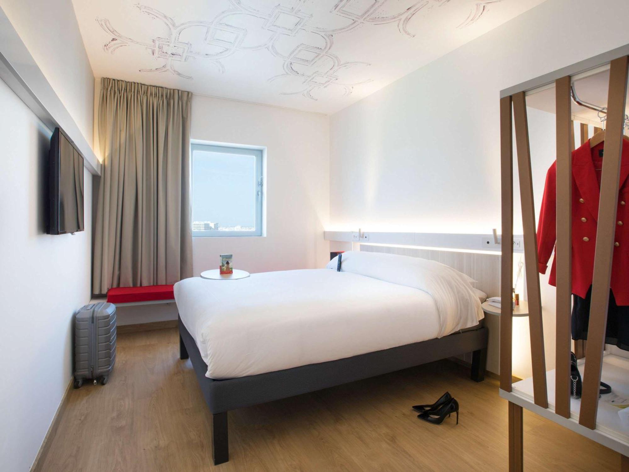 Hotel Ibis Abdelmoumen Casa Centre Casablanca Exterior foto